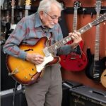 81-Year-Old Maestro Stuns Guitar Store with Timeless Melodies – You Won’t Believe Your Ears!