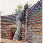 You Won’t Believe What This Man Used to Build His House – It’s Made Entirely of Plastic Bottles!