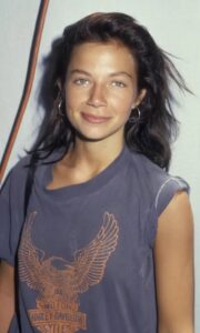 The Courage of a Changing Face: Justine Bateman’s Stand Against Ageism